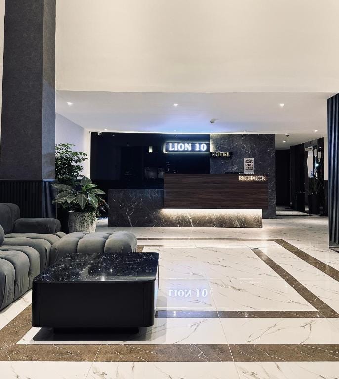 LION 10 HOTEL — 4