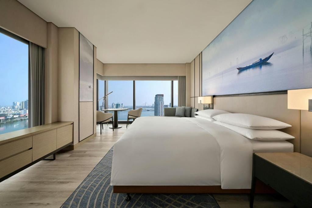 Courtyard by Marriott Danang Han River — 1