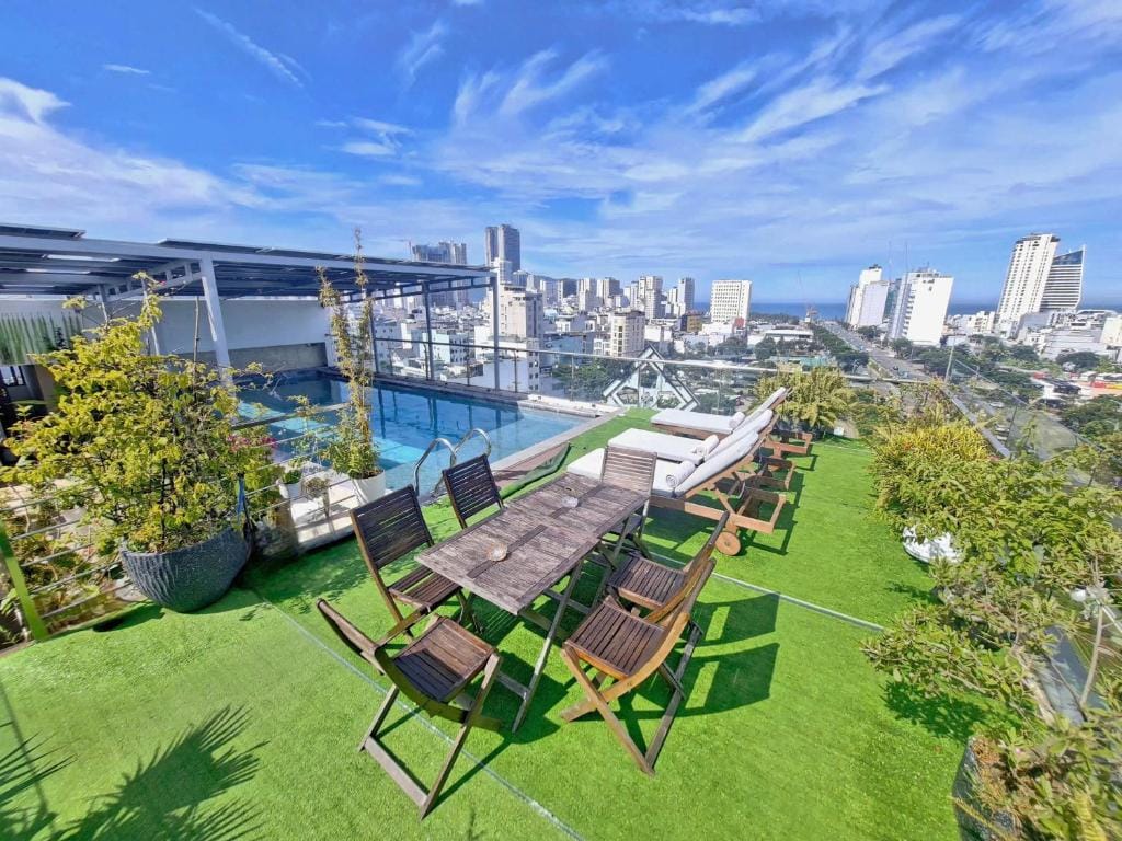 MiAn Hotel Danang - Infinity Pool — 1