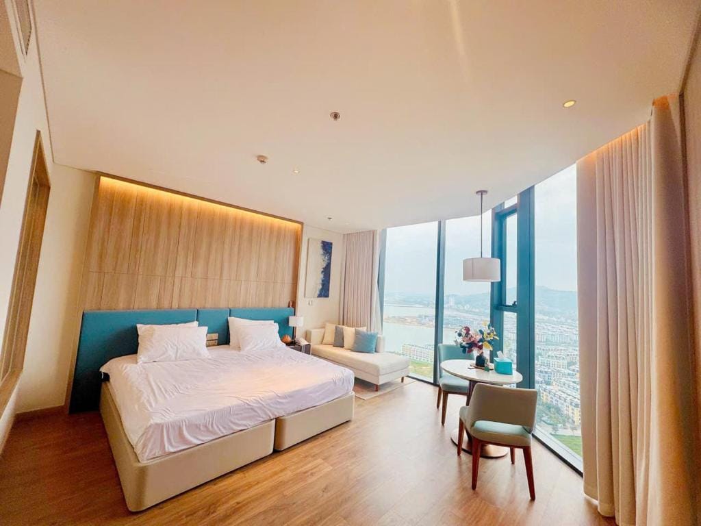 À Là cart studio apartment with bay view and water music — 2