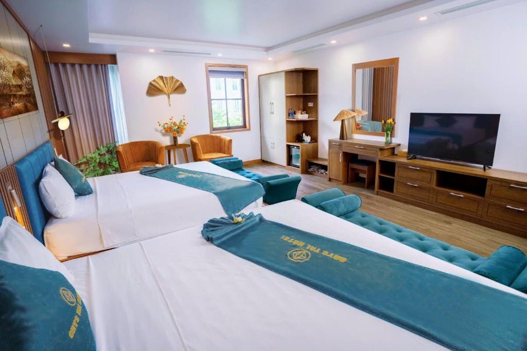 Crysstall Halong Boutique Hotel — 1