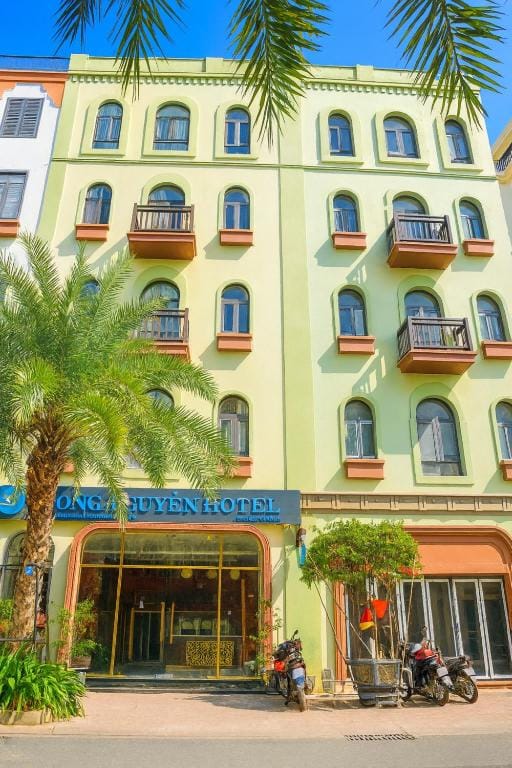 Hưng Nguyễn Hotel — 1