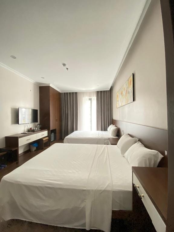 MOONLIGHT HOTEL — 2