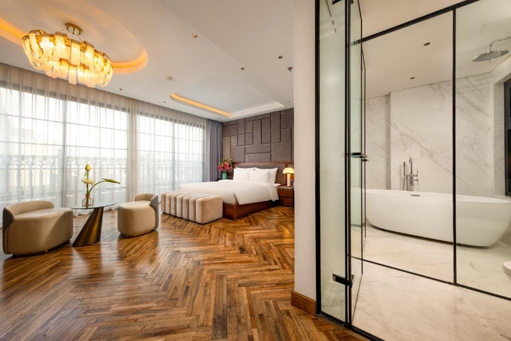 H Hôtel L'Art Hanoi — 1