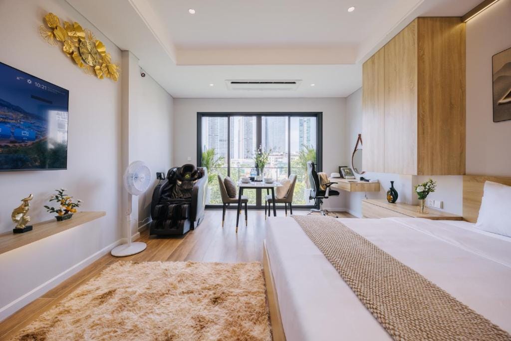 Madison Urban Stay - Free Massage and Laundry — 3