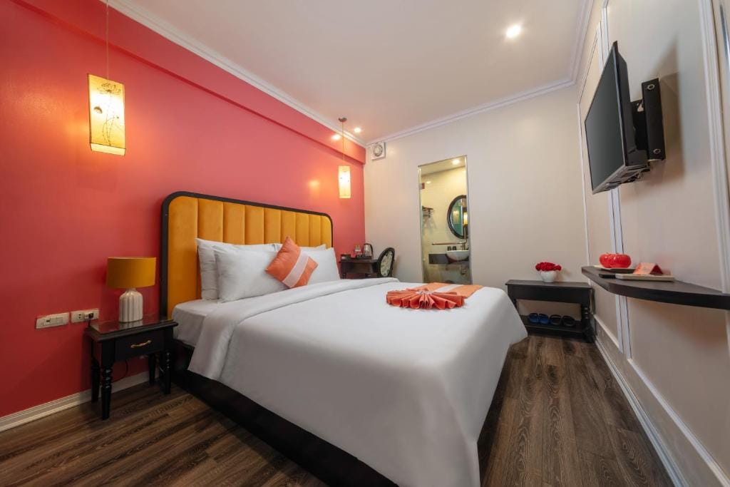 Omina Hotel & Travel — 4