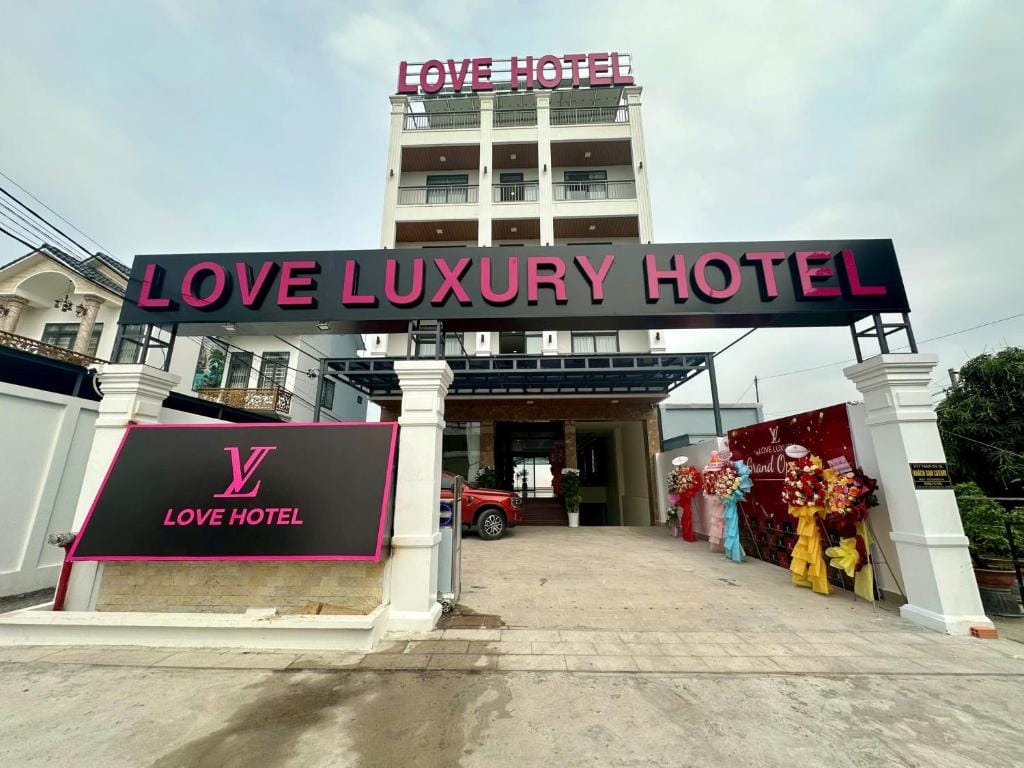 Love Luxury Hotel Vườn Lài — 1