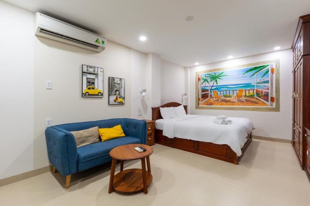 Woody House Saigon Center — 2