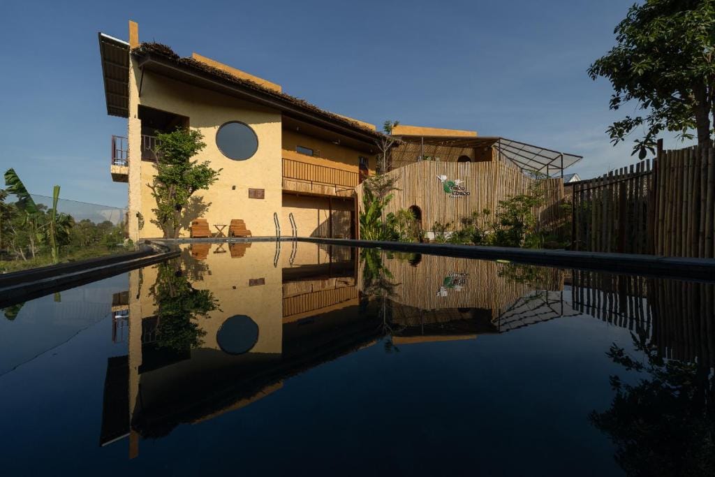 Chuồn Chuồn Retreat — 1