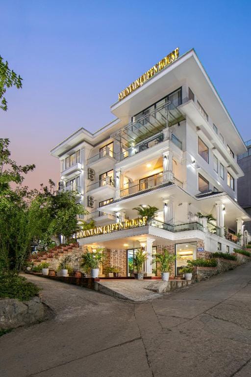 Sapa Mountain Queen House — 1